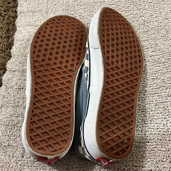 Vans - Picture 5 of 5